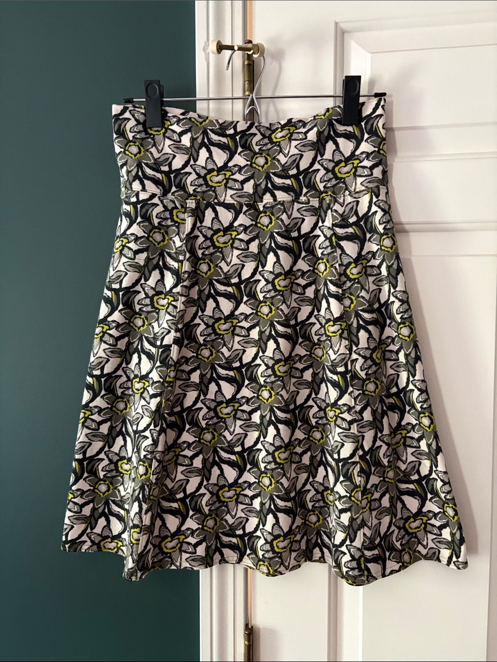 Royal Robbins Floral Jacquard Skirt in Black, White & lime Green